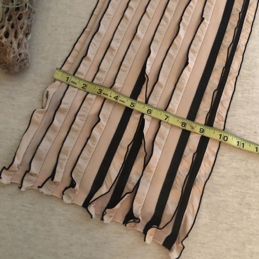 NWT Ruffly Neutral Scarf - Picture 3 of 3
